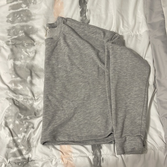 Grey long sleeve crew neck crop top - Picture 2 of 2